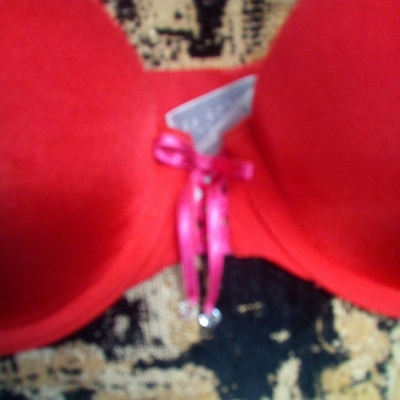 Victorias Secret Lined Demi Bra 32D Red Lace trim - Picture 2 of 5